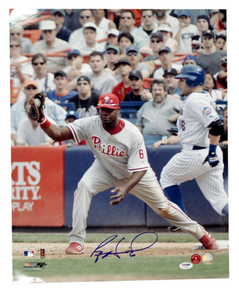 "Autographed Ryan Howard 16X20 Photo ""Fielding"""