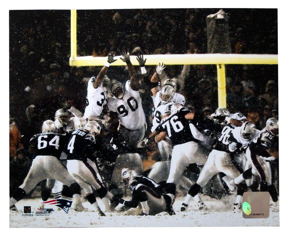 NFL New England Patriots Adam Vinatieri "Snow Kick" Unsigned 8x10 Unframed Photo