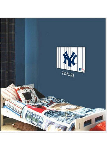 Artissimo Designs MLB New York Yankees Logo Canvas Art 16x20