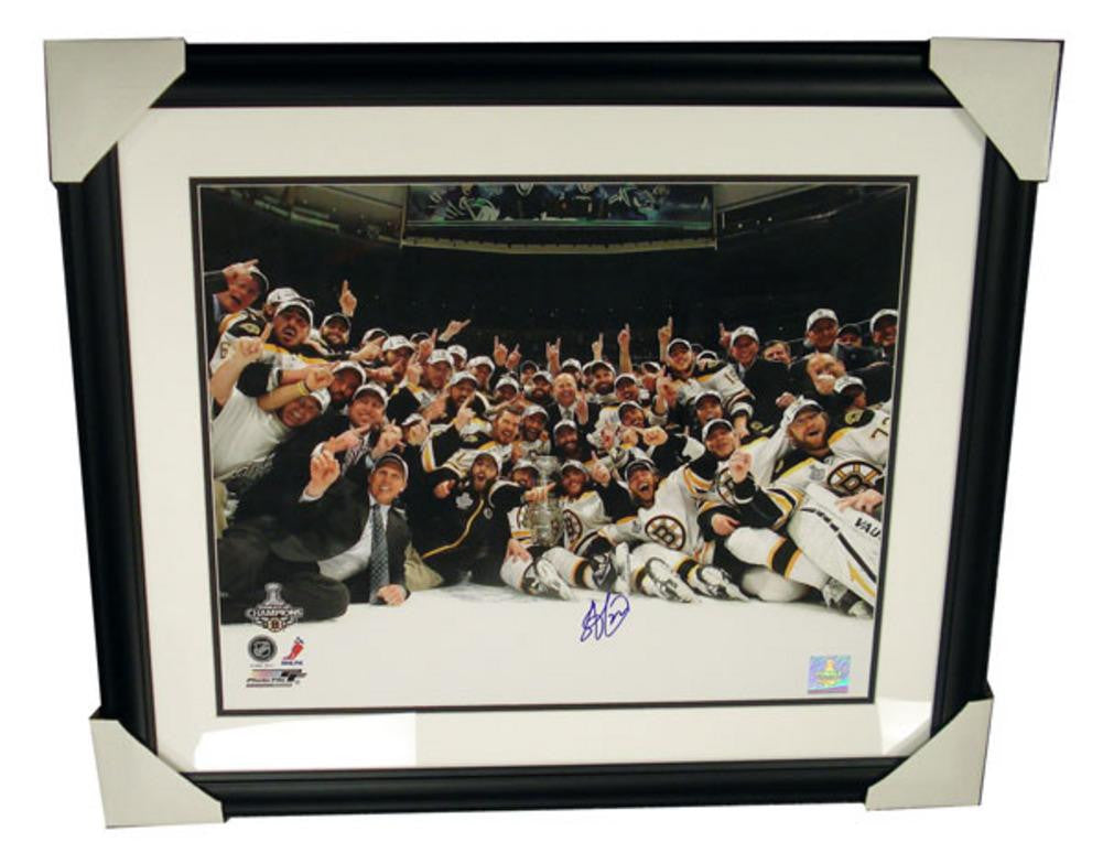 Autographed Shawn Thornton 2011 Stanley Cup 16x20 Framed Photo