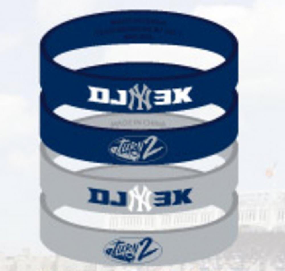 DEREK JETER #2 3000th hit, 2 pack bands