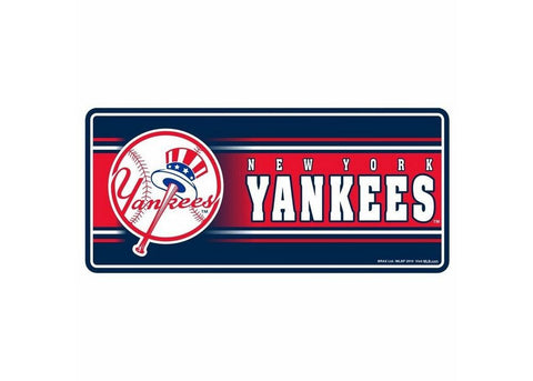 Majestic MLB New York Yankees 8-Inch 3D Logo Magnet